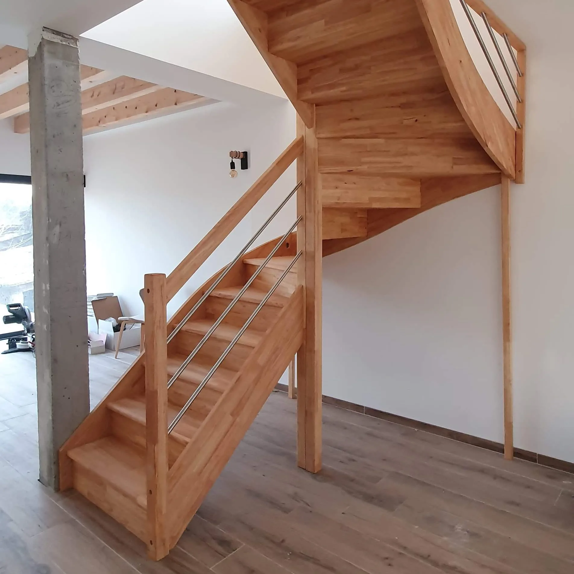 Escalier en bois massif sur mesure
