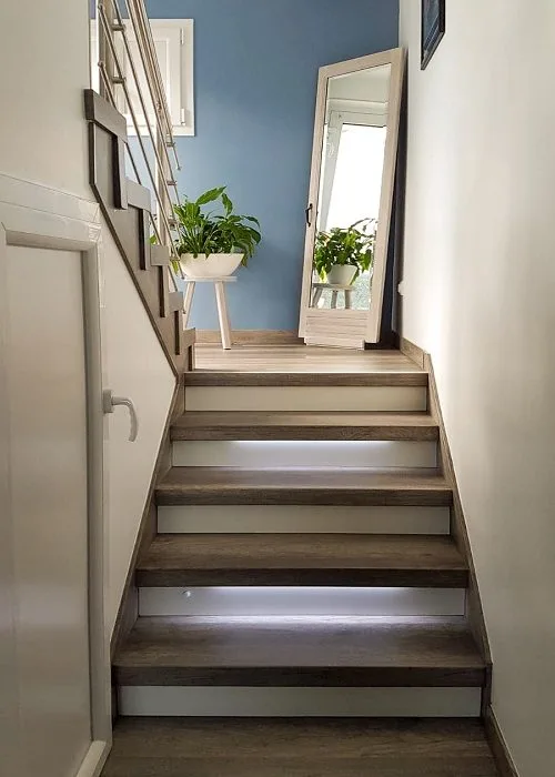 Recouvrement stratifié sur escalier en carrelage