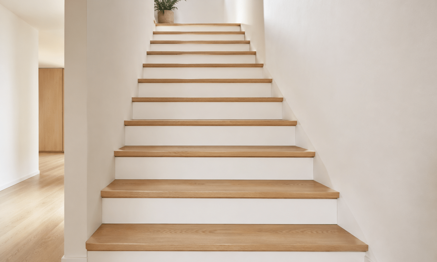 Escalier bicolore Bois et Blanc