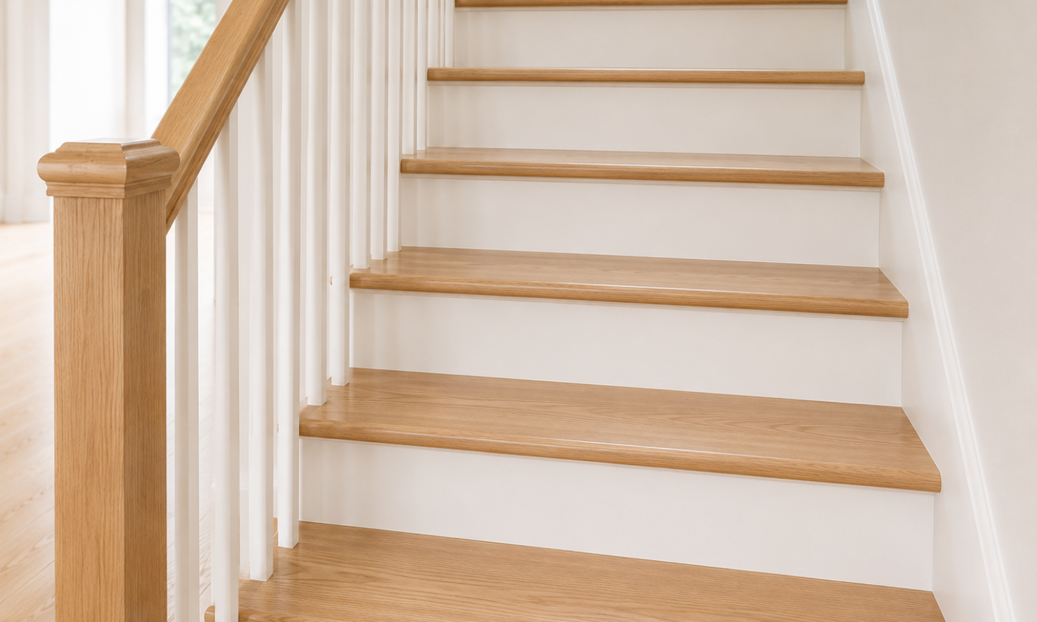 Escalier en bois avec marches vitrifiées